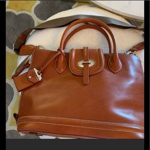 ❗️STEAL❗️Dooney&Bourke Side Zip Florentine Toscana
